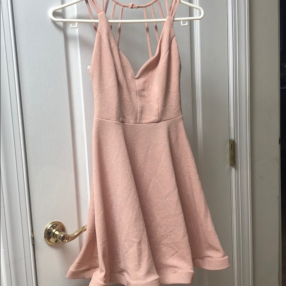 Super cute blush pink strappy dress - Picture 2 of 4